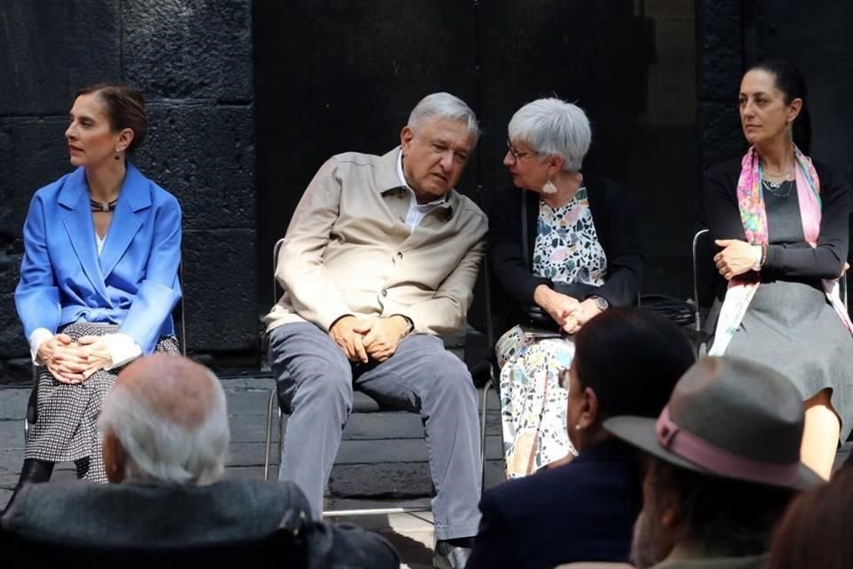 A la ceremonia asistió Laura Hernández Martínez, bisnieta de Martínez, revolucionario antiporfirista quien encabezó a la delegación zapatista a la Convención de Aguascalientes.