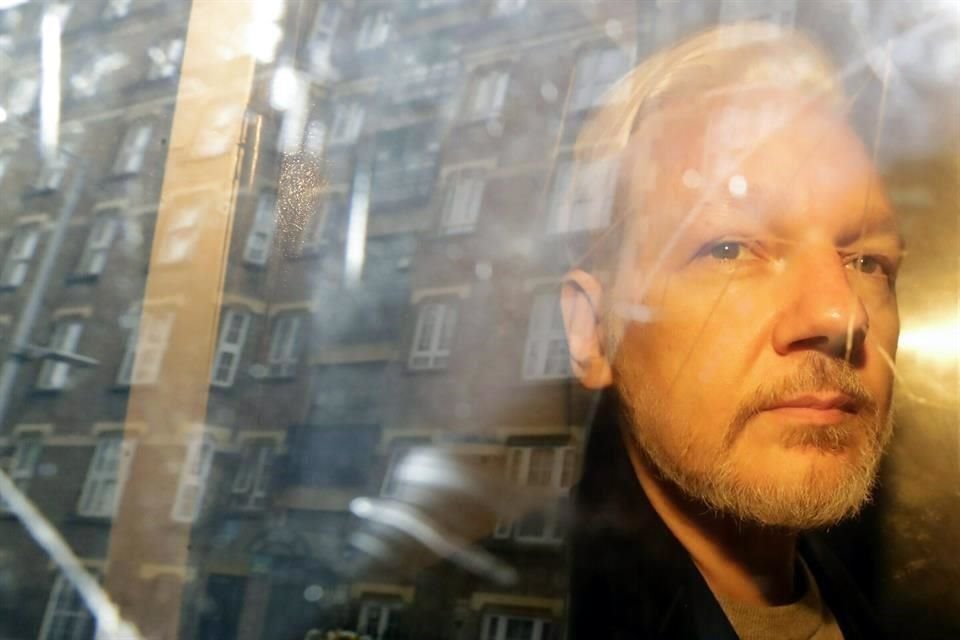 El Gobierno de EU presentó una solicitud formal a Reino Unido para que se extradite al fundador de WikiLeaks, Julian Assange,para que sea juzgado por conspiración.