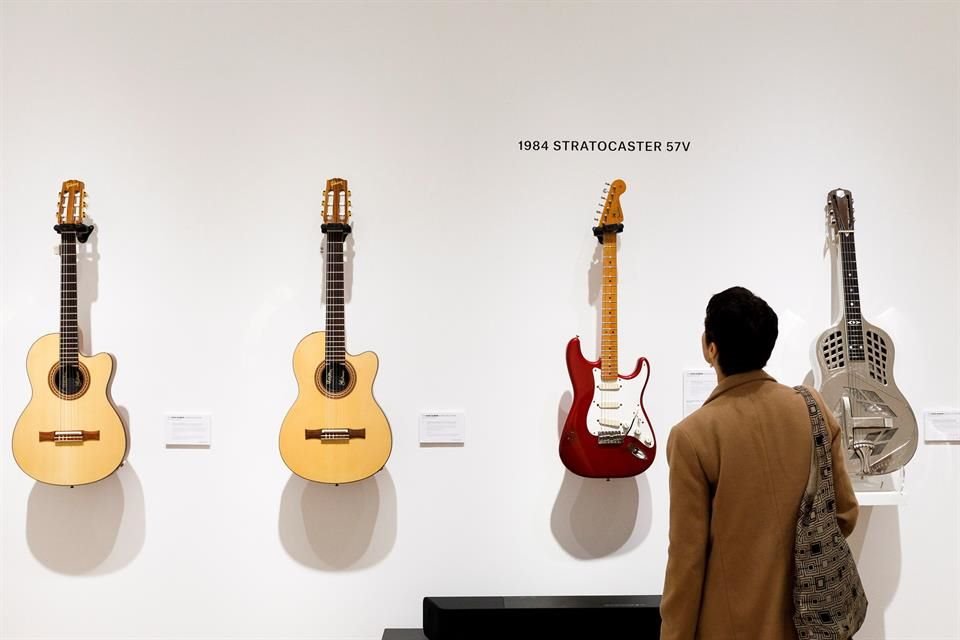 La puja de guitarras de Gilmour se llevará a cabo en la galería de Christie's en Nueva York.