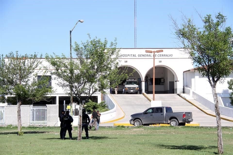 El agente ministerial que resultó lesionado, identificado como Francisco Martínez, fue trasladado de urgencias al Hospital General de Cerralvo.
