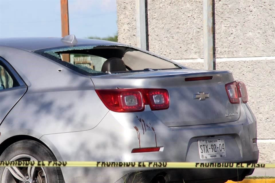 El agente José Francisco Martínez Puente murió tras el ataque y su patrulla quedó con impactos de bala y rastros de sangre.