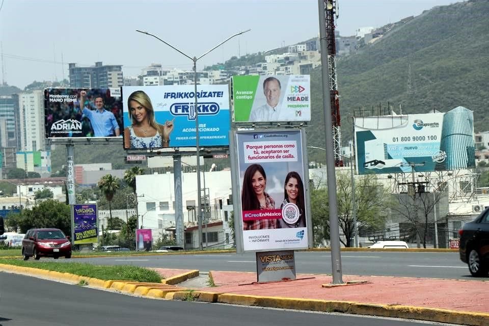 Dentro de Monterrey, además de Gómez Morín, las avenidas Gonzalitos, Garza Sada, Lázaro Cárdenas, Revolución, Fidel Velázquez, entre otras, son de las que más publicidad exhiben.