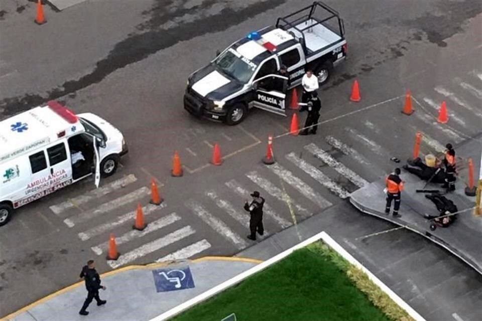 En la entrada del estacionamiento de Ciudad Judicial Federal, en Zapopan, dos elementos de seguridad privada murieron por heridas de bala.