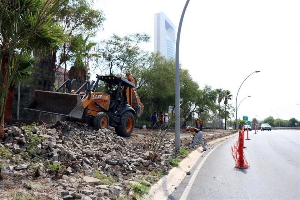 Se busca que los peatones puedan trasladarse sin peligro desde el Pabellón Ciudadano o la Torre Administrativa hasta Félix U. Gómez, donde está la estación Santa Lucía de la Línea 3 del Metro.