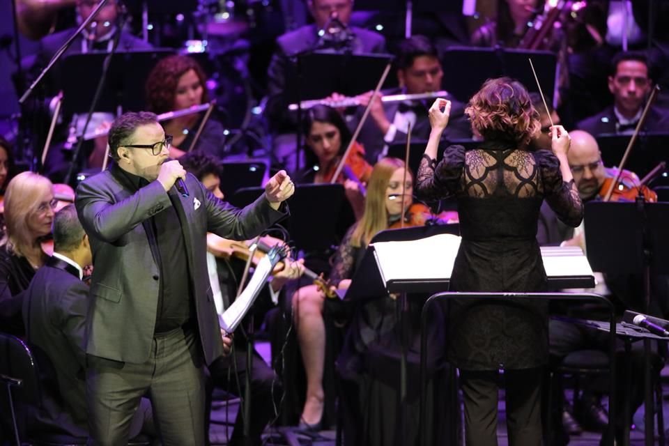 Leonel García, ex Sin Bandera, fue una de las pocas novedades.