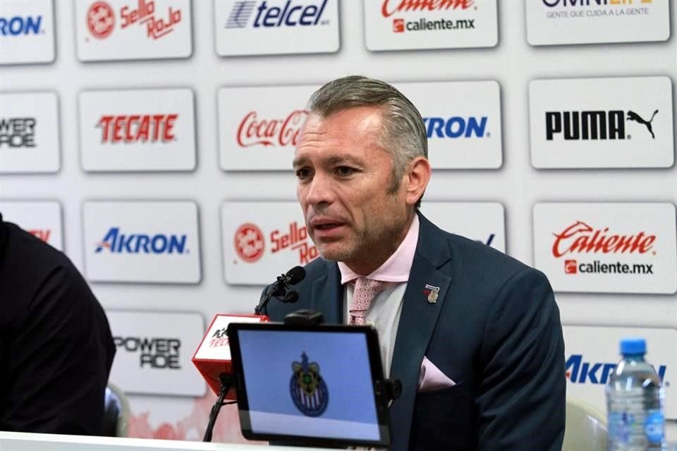 Luego de 4 años con el Rebaño, José Luis Higuera deja a las Chivas.