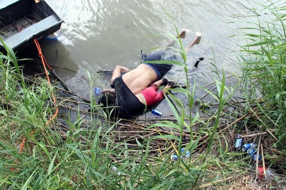 La Presidenta de la Cámara de Representantes de EU dijo que espera que la foto de migrantes ahogados en Río Bravo sacuda conciencia de Trump