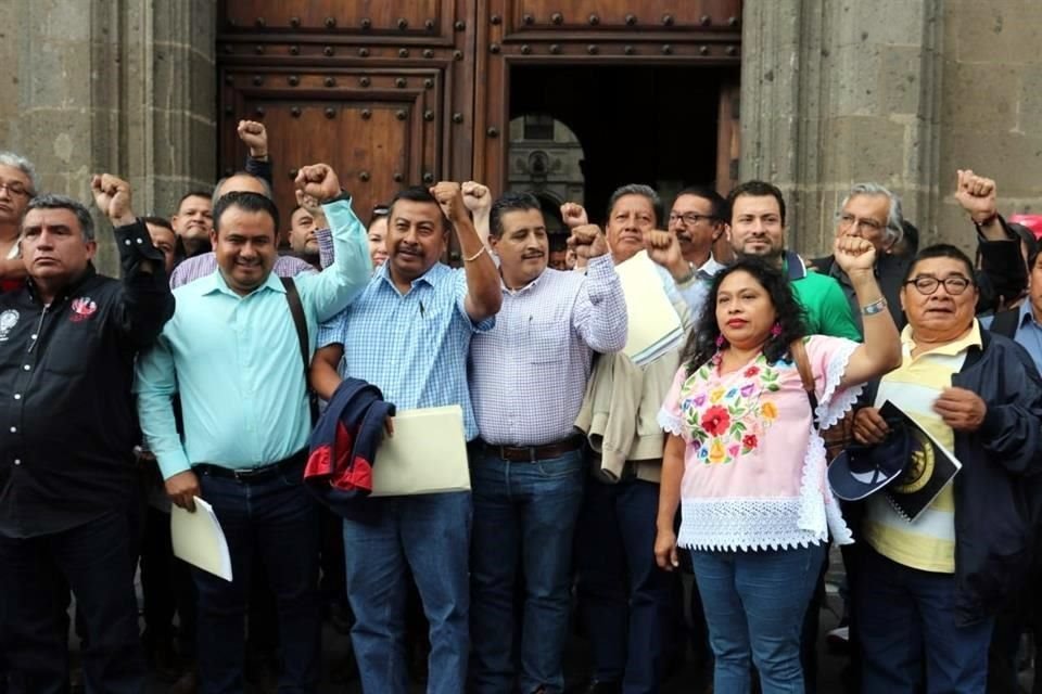 La reunión entre medio centenar de integrantes de la CNTE y López Obrador e integrantes de su gabinete duró más de cuatro horas.