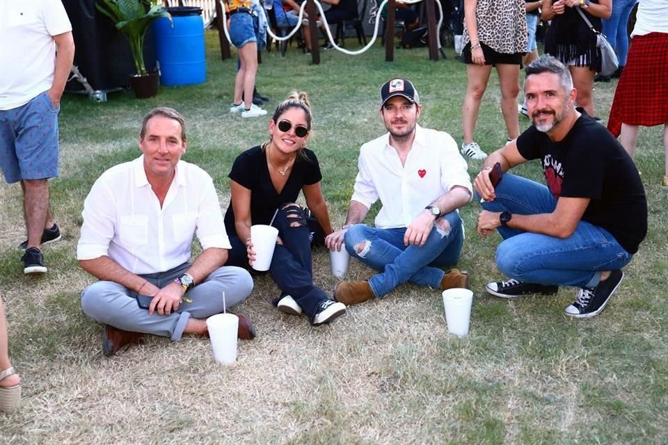 Mauricio Lobeira, Susy Goicoechea de Bremer, Baptiste Demay y Bernardo Bremer