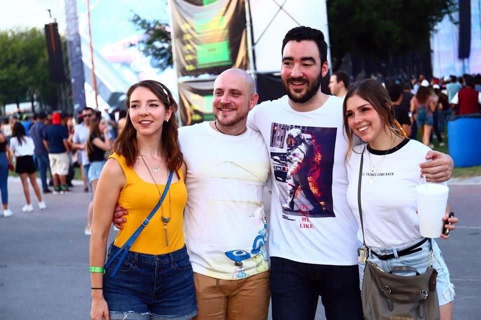 Polett Von Nacher, Marcelo Zambrano, Mario Thomas y Paola Villarreal