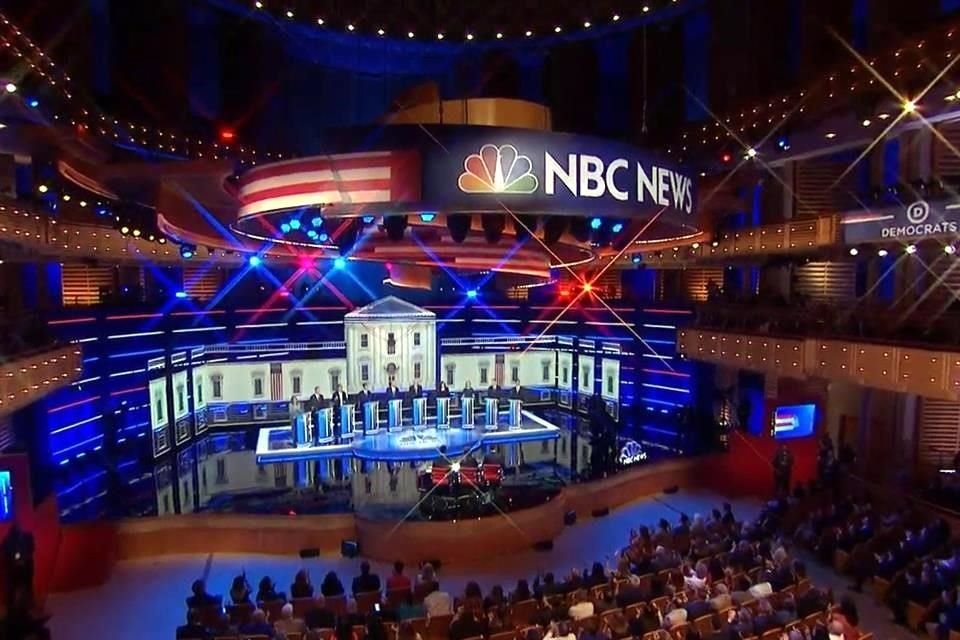 El debate de la segunda tanda de demócratas que aspiran a la presidencia en 2020 inició con los dos punteros: Joe Biden y Bernie Sanders.