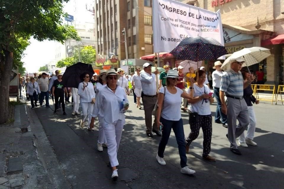 El motivo de la marcha es manifestarse en contra del gobierno del Presidente, Andrés Manuel López Obrador.