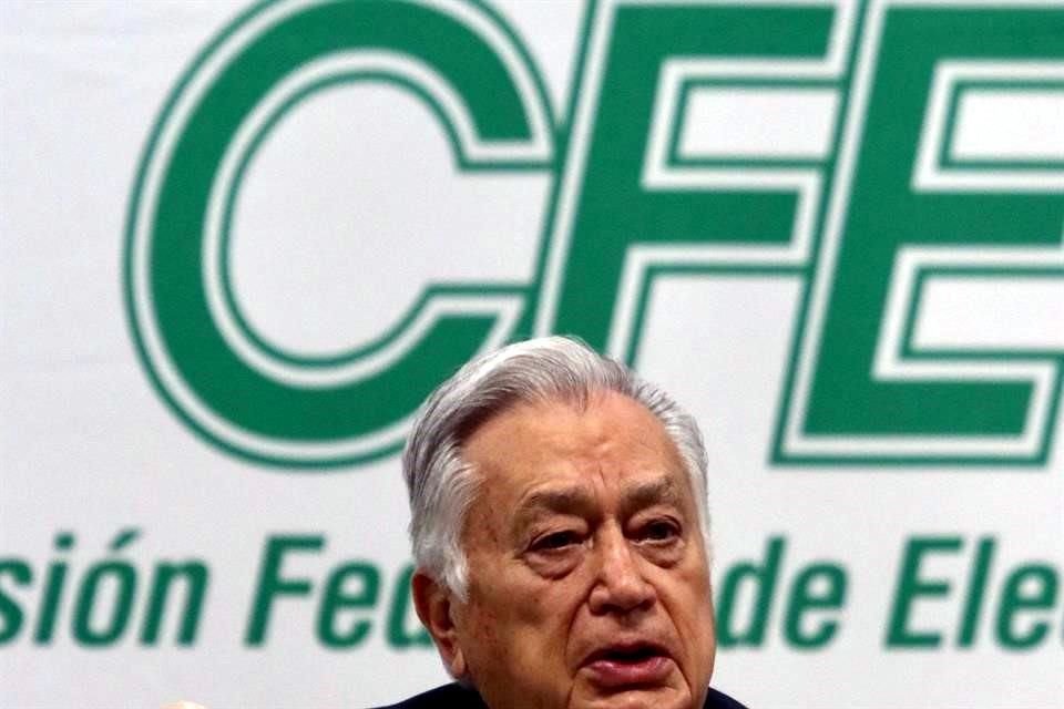 El diseño de los gasoductos hacia plantas inexistentes implicaría costos extra para CFE, al tener que trasladar el combustible hacia plantas en operación, afirmó Bartlett.