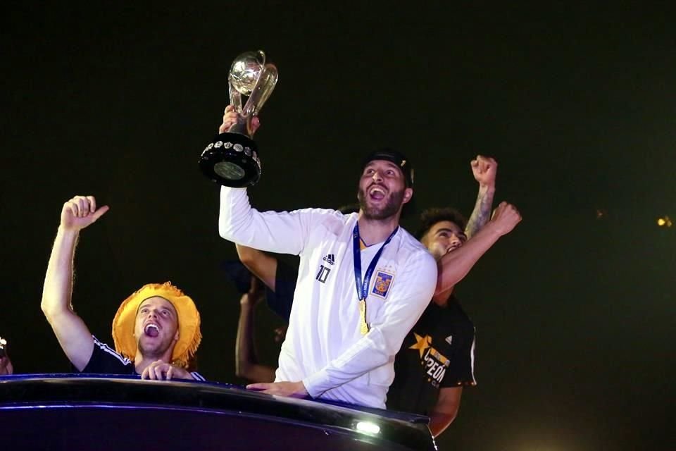 André-Pierre Gignac es visto como opción en Argentina.