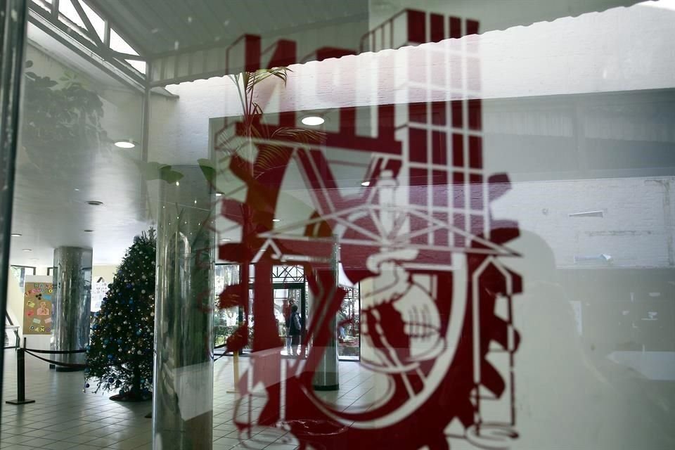Después de un periodo vacacional, la inconformidad surgió cuando al inscribir las materias no todos los estudiantes encontraron cupo en los grupos. 