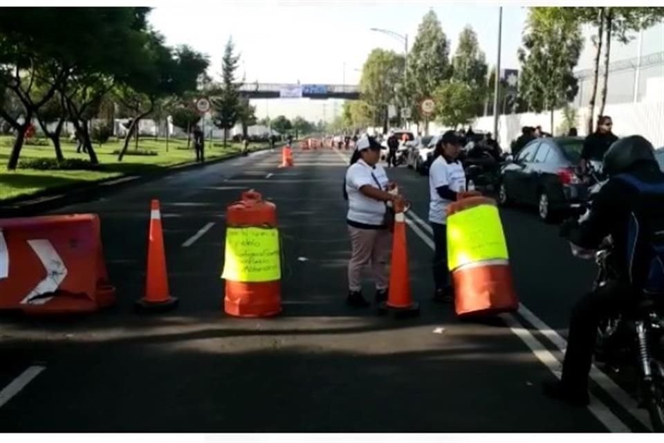 Los elementos se encuentran a la altura del Centro de Mando de la PF en Iztapalapa.