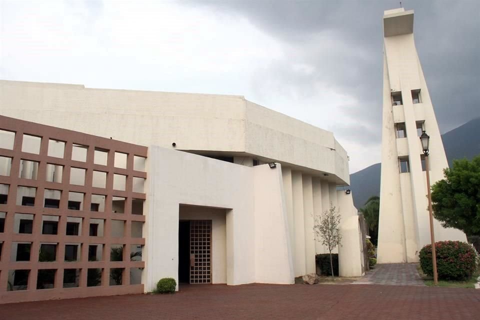 La colonia tiene arquitectura contemporánea.