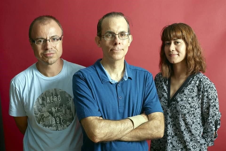 Antonios Arapostathis, Jorge Fábregas y Liz Díaz se encuentran tramitando la adaptación de la obra 'Viaje de Tres'.