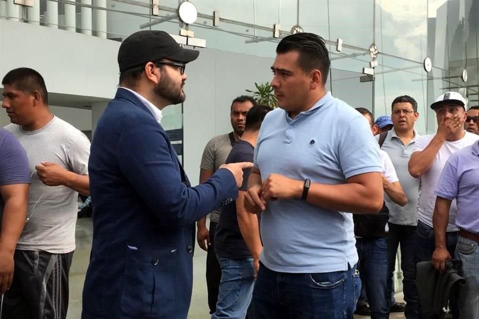 El abogado Enrique Carpizo llegó a las instalaciones del Centro de Mando en Iztapalapa.