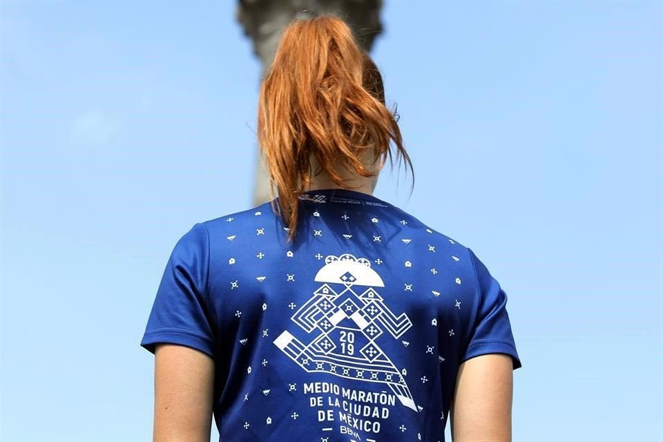 La Catrina también aparece en la parte de atrás de la playera.