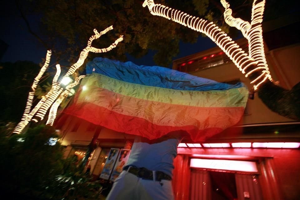Expertos y colectivos alertan sobre los riesgos de las terapias de conversión para personas homosexuales, organizadas por grupos religiosos.