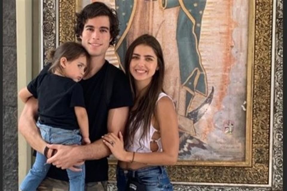 La pareja estuvo acompañada por Marcelo, hijo de la actriz.