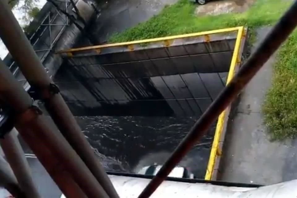 Inundación cerca del Eje Central.