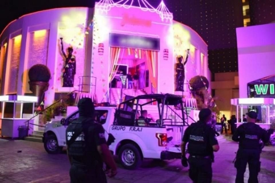 Fiscalía de Quintana Roo informa que tras un cateo al antro donde desapareció Sahir López Ruiz hallaron droga y detuvieron a 4 personas.