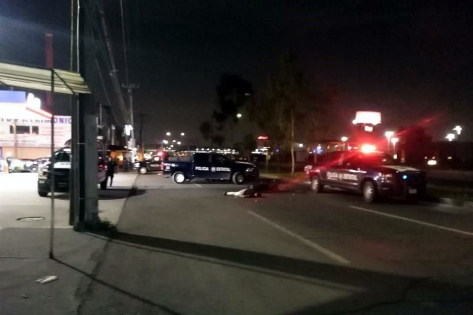 Un motociclista falleció tras chocar contra una patrulla de la Policía estatal, en la Colonia Valle de Aragón Tercera Sección, en Ecatepec.