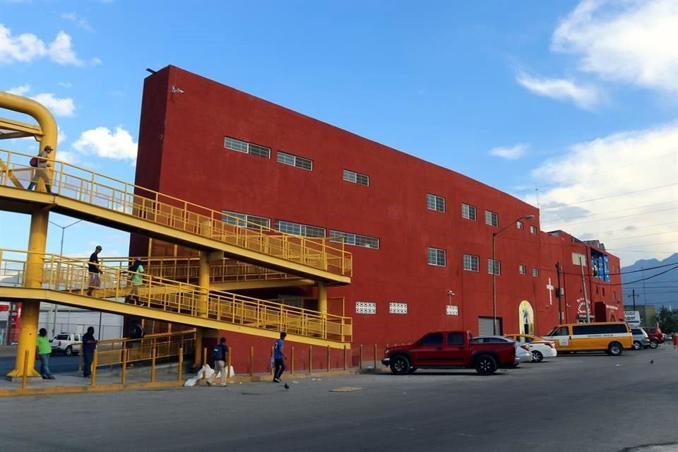 El proyecto, que pertenece a la Parroquia de Santa María Goretti, ha crecido y actualmente cuenta también con un albergue anexo de tres pisos.