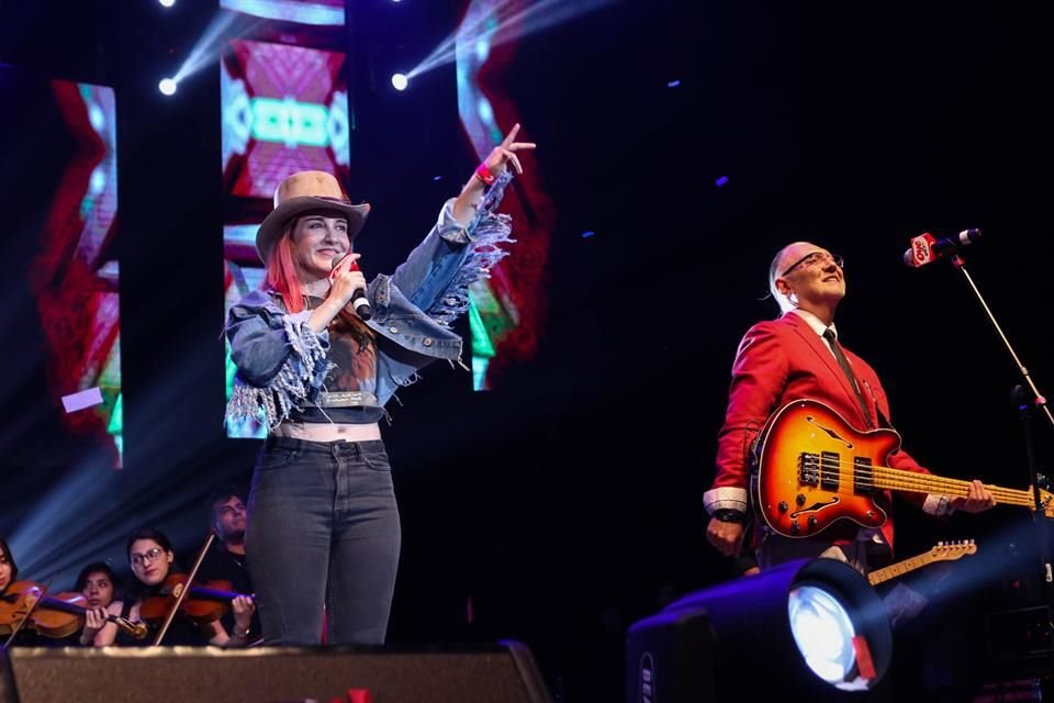 María Barracuda también se presentó en el escenario del Pepsi Center.