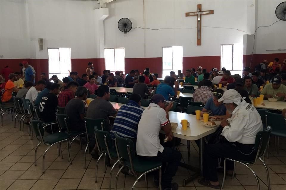 El comedor de la casa INDI recibe a migrantes nacionales, extranjeros y personas en situación de calle.