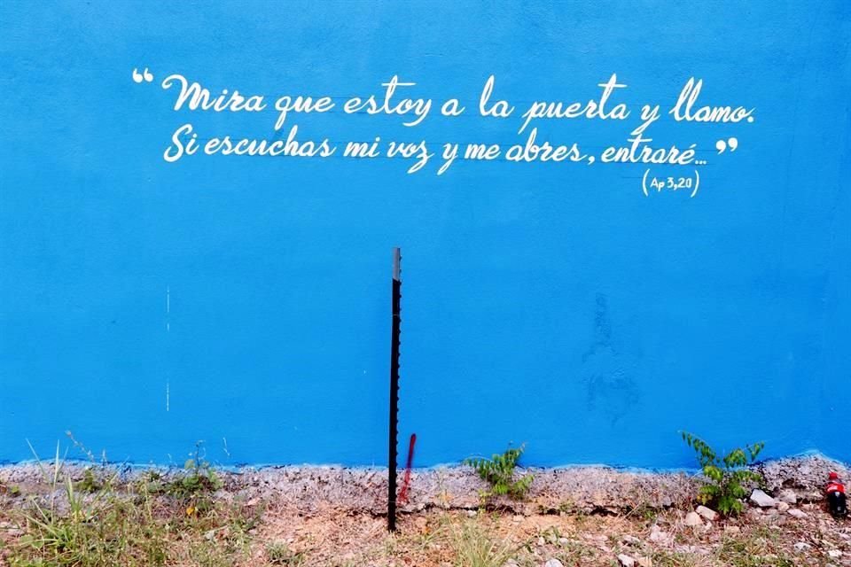 La división inició junto a la barda perimetral al oriente de la iglesia.