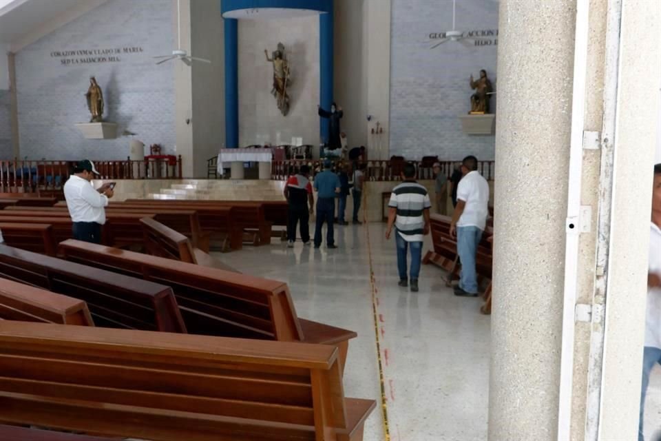 Tras el desalojo ejecutado en el Templo Sagrados Corazones de Jesús y María, conocido como San Charbel, particulares tomaron posesión de la parte del predio que aseguran les corresponde.