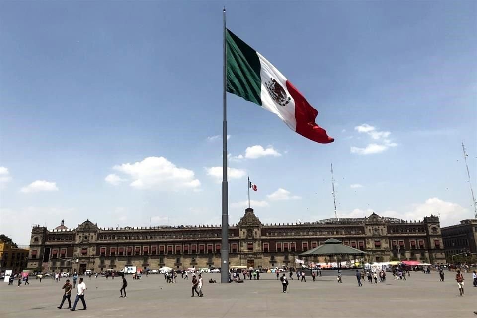 Fitch también mantuvo sus estimados de crecimiento para la economía mexicana en 2021 y 2022.