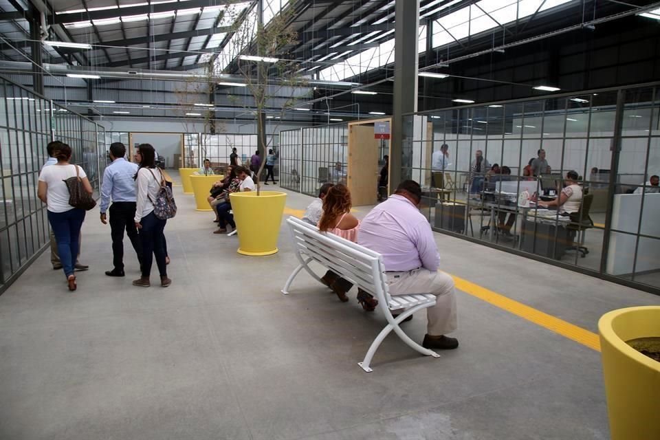La Secretaría del Trabajo presentó denuncias contra siete presuntos abogados, por el delito de usurpación de profesión y posible fraude. 