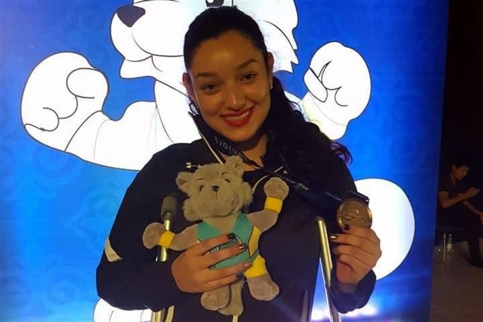 María Franco, con apenas dos años en el deporte, ya obtuvo un oro mundial en powerlifting.