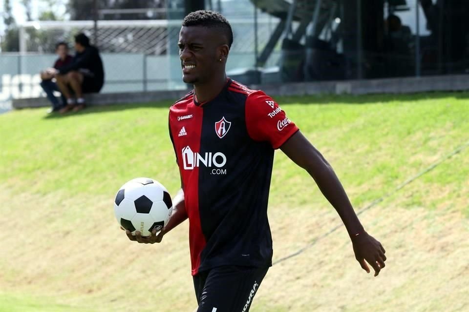 Segura dijo que con el prespuesto de Grupo Olegi le alcanza al Atlas para competir.