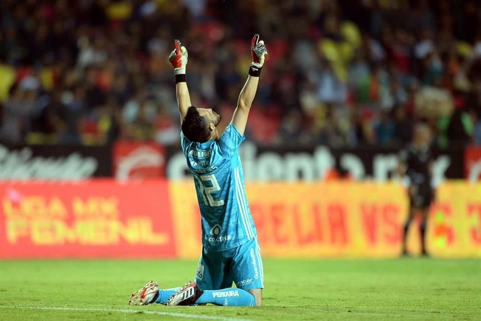 Camilo Vargas detuvo un penal y salvó los tres puntos para el Atlas.