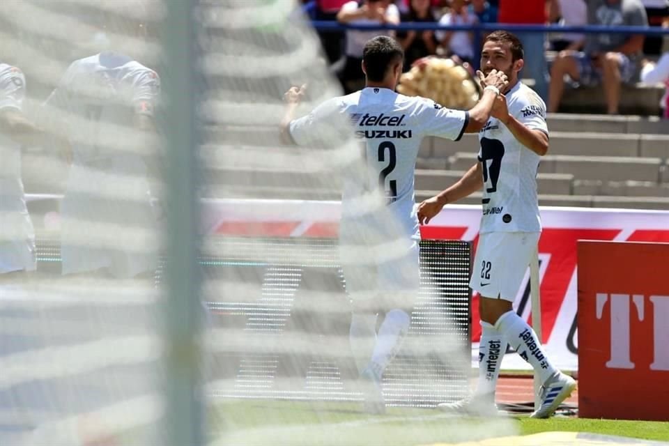 Juan Pablo Vigón llegó a placer y remató con la cabeza para poner la cosas, en ese momento, 1-0 para los locales.