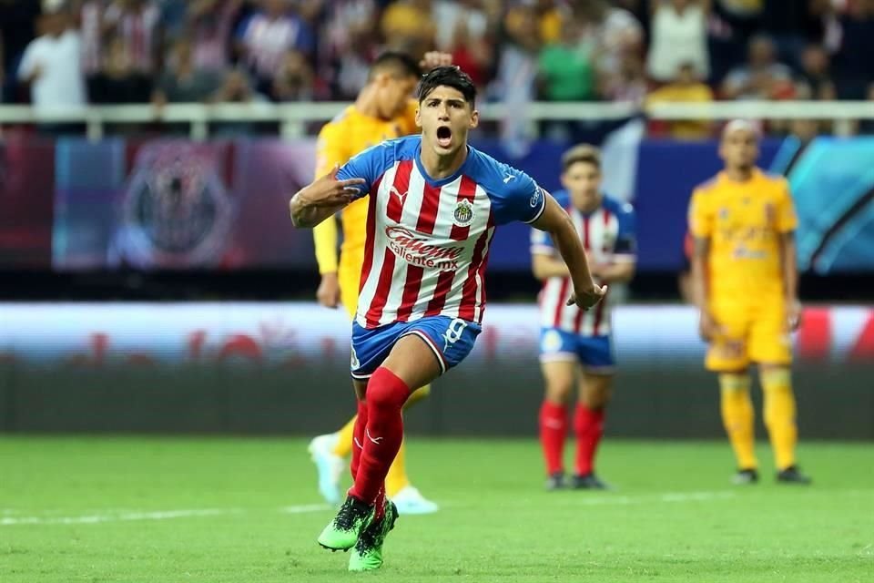 Pulido selló el triunfo de las Chivas.