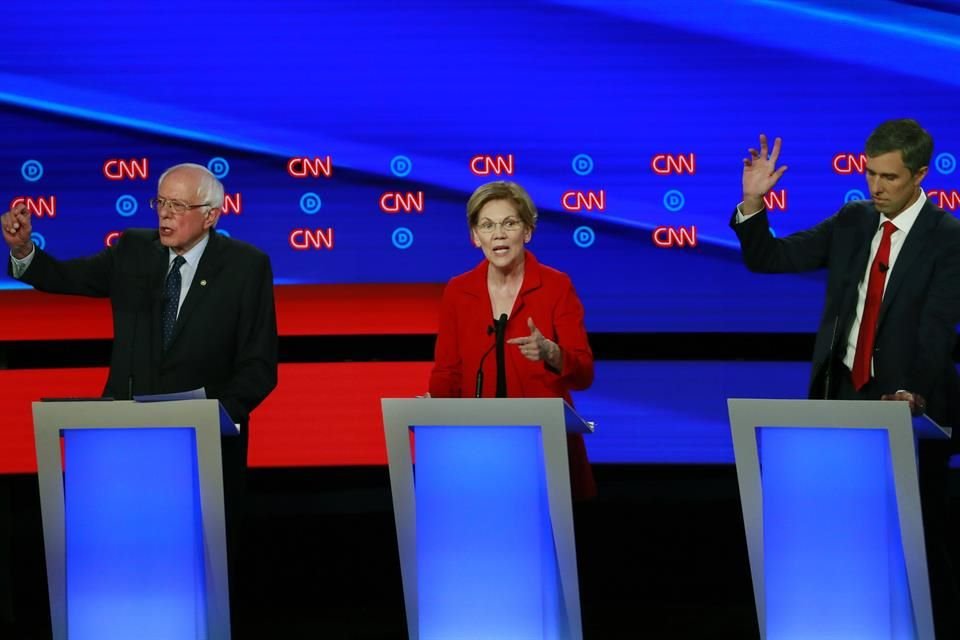 Los aspirantes, de izquierda a derecha: Bernie Sanders, Elizabeth Warren y Beto O'Rourke.