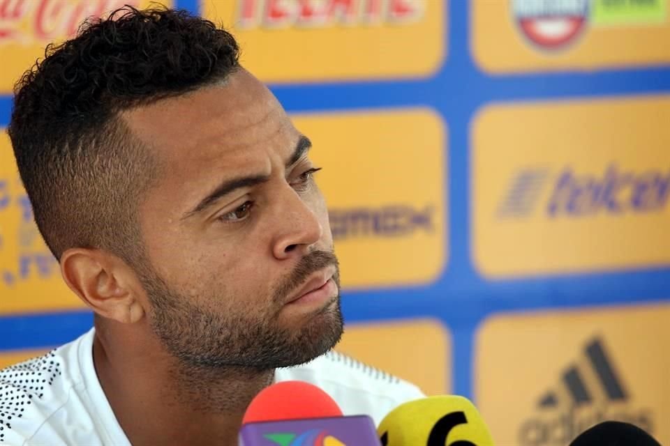 Rafael Carioca considera demasiado complicado el horario de Pumas.