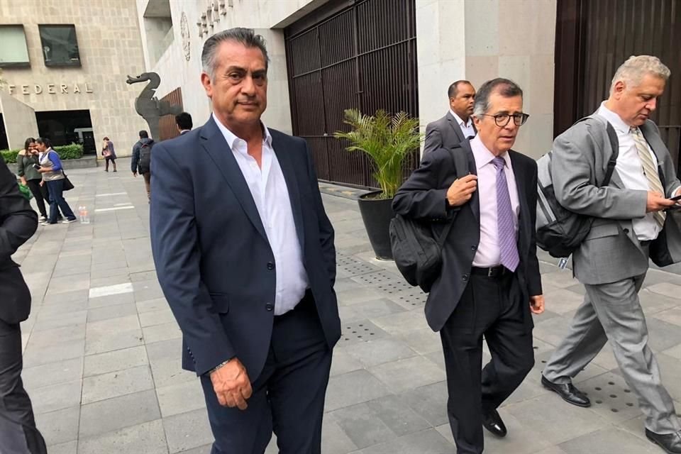 El Bronco arribó esta tarde a las instalaciones de la Cancillería, en el Centro de la CDMX, para abordar el fenómeno de la migración en NL.