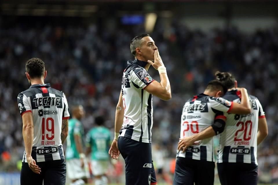 Rogelio Funes Mori llegó a tres goles en el torneo.