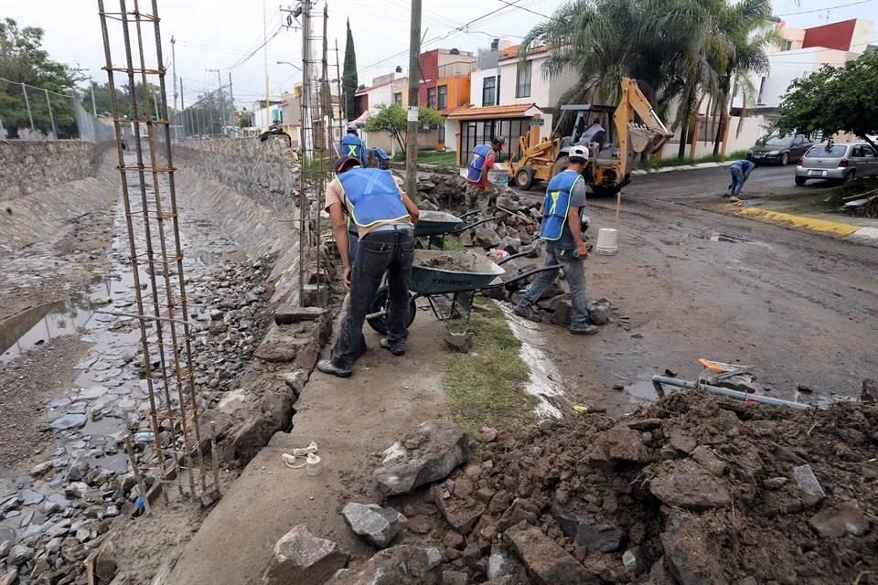 Pablo Lemus dijo que hay un predio cercano al fraccionamiento Los Robles, por Prolongación Mariano Otero, que pudiera servir para la construcción del vaso regulador.