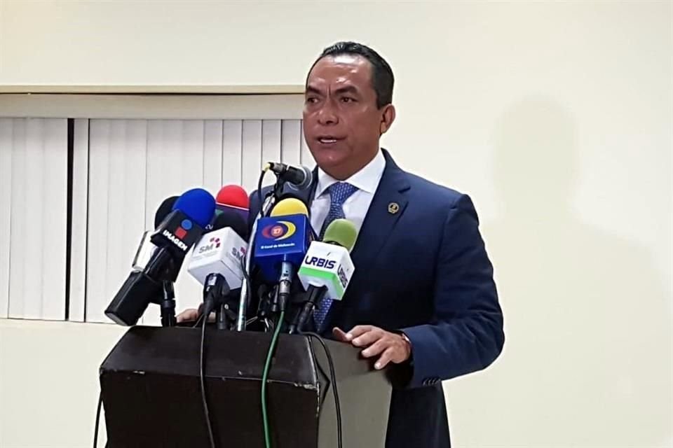 El Fiscal de Michoacán, Adrián López Solís, presentó su renuncia con efectos a partir del 20 de agosto.