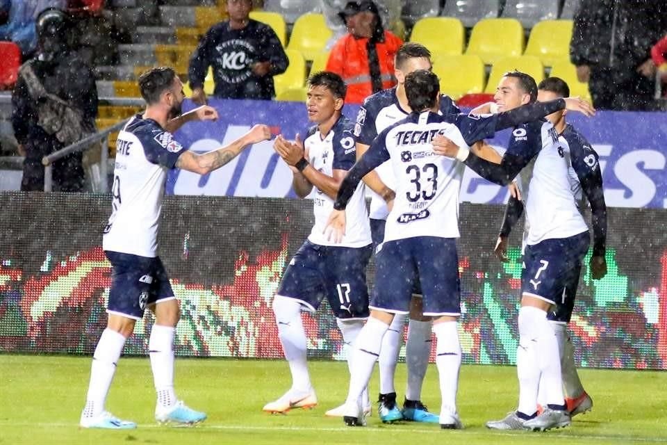 El partido estaba por acabar cuando Layún aprovechó un balón en el área monarca para marcar el gol.