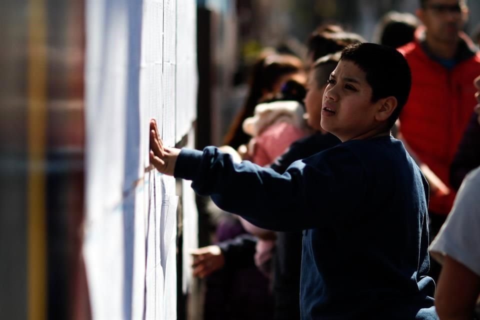 Los colegios electorales de primarias en Argentina cerraron mientras se esperan resultados a las 19:00 horas tras escrutinio provisional.