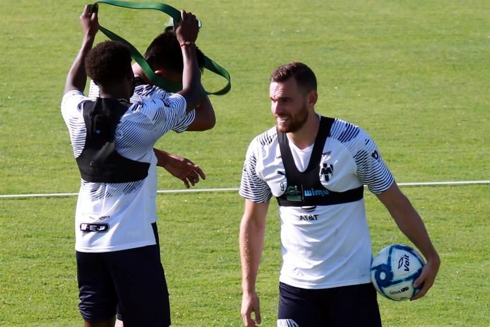 Vincent Janssen sigue su proceso de adaptación con los Rayados.